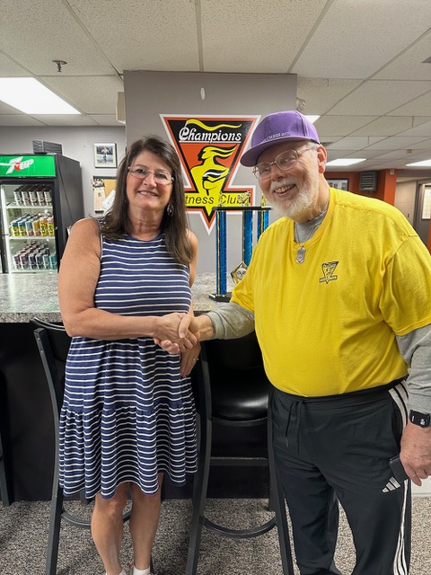 Champions sponsors chess team